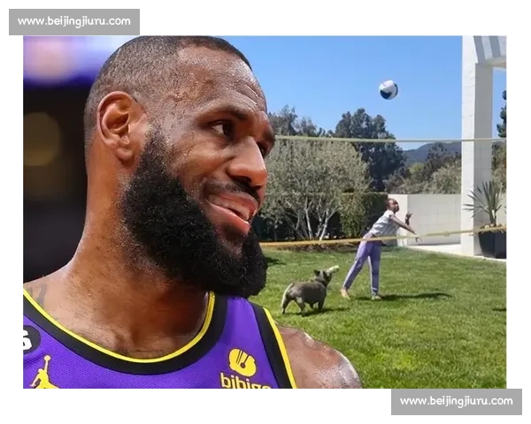 勒布朗之子布莱斯助阵亚利桑那大学学弟锦标赛：传承篮球基因，见证未来之星成长