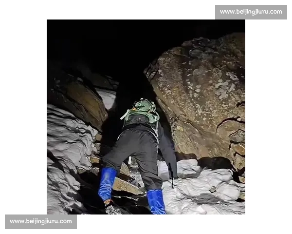 四姑娘山滑坠悲剧：16 岁少年未戴安全绳坠亡，航拍仅见雪地血迹